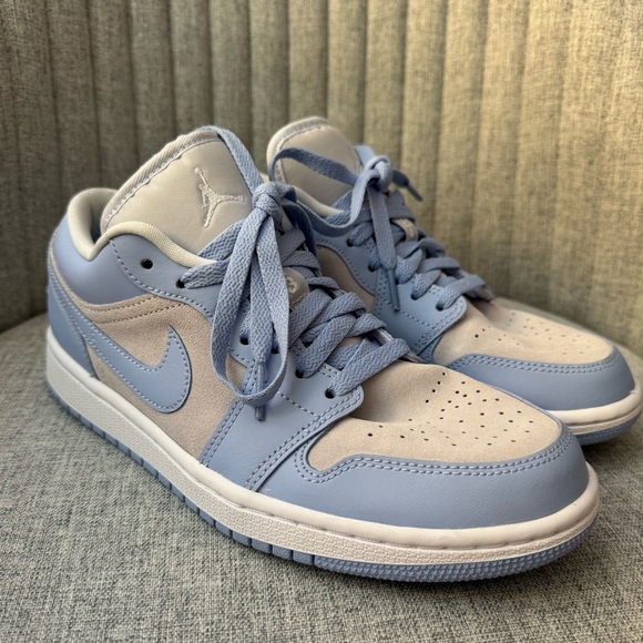 Nike Women’s Air Jordan 1 Low ‘Aluminum’ - Picture 1 of 9